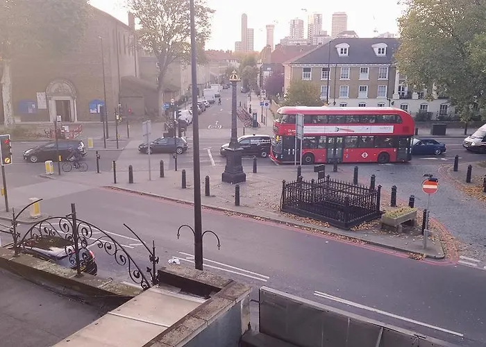 Vauxhall London Tour Rooms
